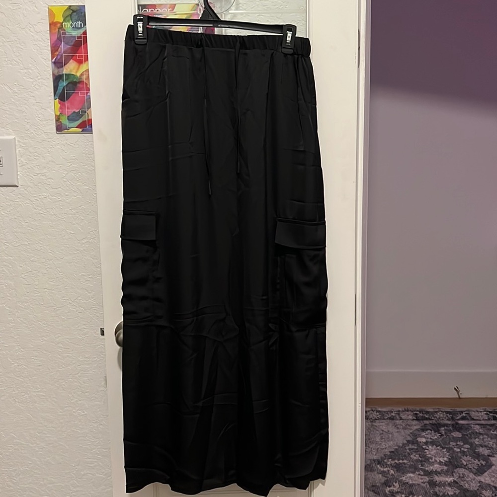 Silky maxi cargo skirt in black! Elastic waist is so comfy!